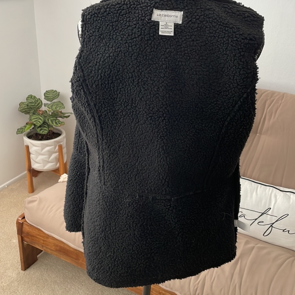 Black faux leather vest - Picture 7 of 9